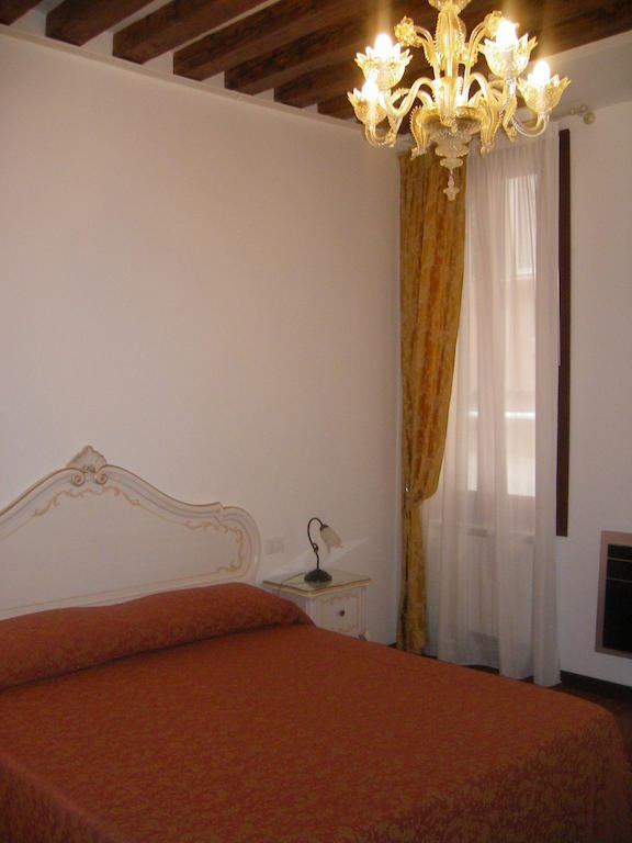 Ca' Luisa Bed & Breakfast Venice Room photo